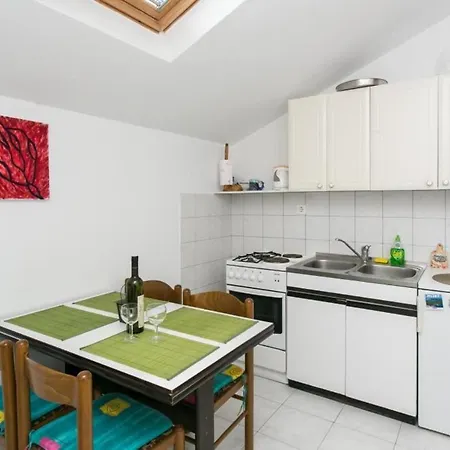 Laura - Comfort One-bedroom With Balcony And Sea View *