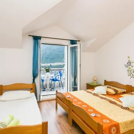 Apartmán Laura - Comfort One-bedroom With Balcony And Sea View